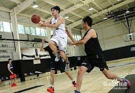 大谷翔平宣布将向日本全国 2 万所小学捐赠 6 万只手套，推广棒球运动